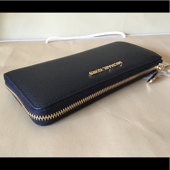 🌻Michael Kors Bedford Leather Large Zip Wallet. - Picture 5 of 7